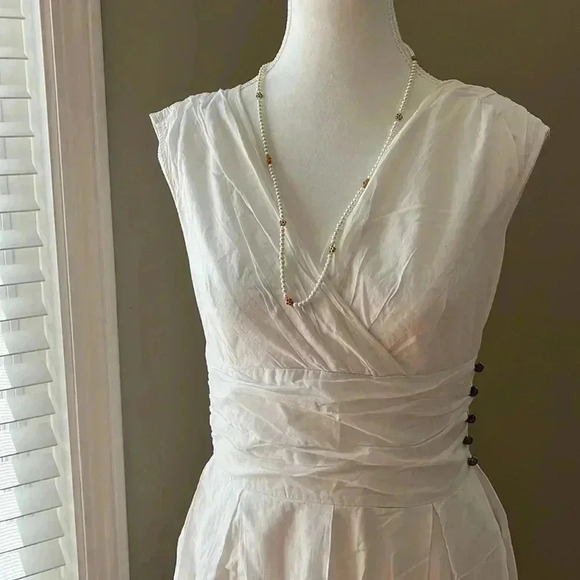 [42]Zarina White Embroidered Sleeveless Pull  Over Mid Dress with Side zipper - Picture 2 of 14